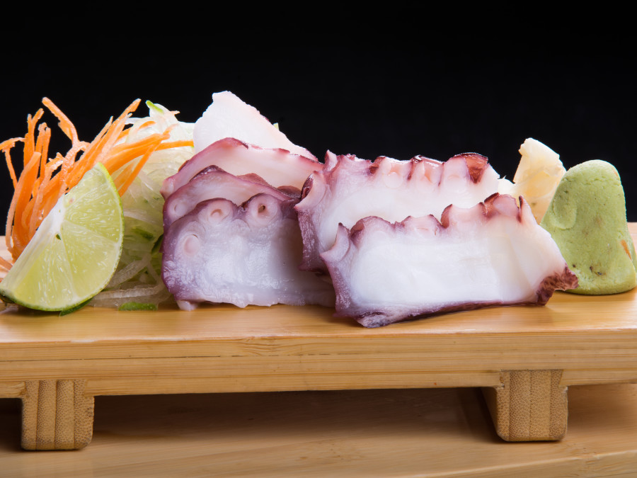 octopus-sashimi-more-vino-more-sushi